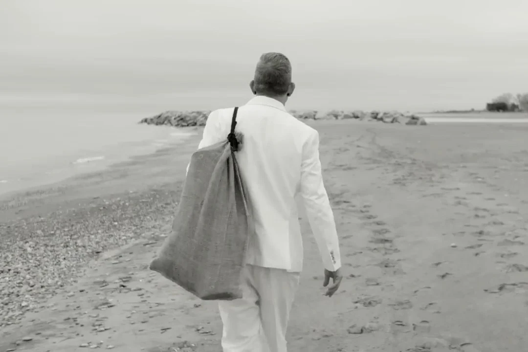 Embracing the Horizon